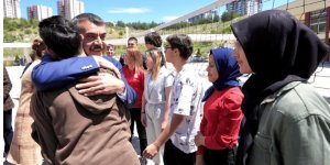 Bakan Tekin, özel öğrencilerle bir araya geldi