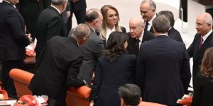 MHP lideri Bahçeli'den 'DEM Partililerle tokalaşma' açıklaması: Beni Cumhurbaşkanımızın konuşması harekete geçirdi