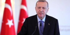 Cumhurbaşkanı Erdoğan: Bilgiyi hikmetle yoğurup, kalpleri terbiye eden öğretmenlerimizin gününü kutluyorum