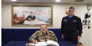 UNIFIL Deniz Görev Grubu Komutanı Tuğamiral Kesten, TCG Kınalıada'yı ziyaret etti