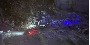 Mermer ocağında toprak kayması: 1 işçi yaşamını yitirdi, 1 işçi de göçük altında kaldı