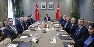 Cumhurbaşkanı Yardımcısı Yılmaz, İsveç Süryani toplum temsilcileriyle bir araya geldi