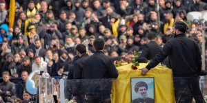 İsrail savaş uçakları Nasrallah'ın cenazesinde alçak uçuş yaptı