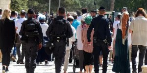 İsrailliler Mescid-i Aksa'ya baskın düzenledi