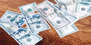 İstanbul'da 4.5 milyar TL değerinde sahte döviz ele geçirildi, 5 şüpheli yakalandı