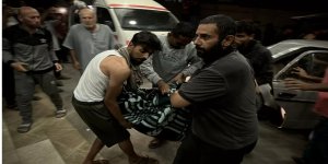 Katil İsrail ordusu Gazze'de yardım bekleyenlere saldırdı: Çok sayıda Filistinli şehit oldu