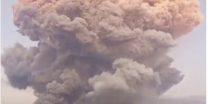 Endonezya'daki Lewotobi Laki-Laki Yanardağı'nda patlama meydana geldi