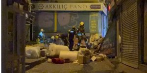 Beyoğlu'ndaki bir binada patlama sesinin ardından çökme meydana geldi.