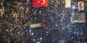 On binlerce kişiden Beyazıt'tan Ayasofya'ya “Gazze'ye Umut Işığı Ol” yürüyüşü