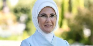 Emine Erdoğan'dan "Sıfır Atık Forumu" kapsamında Galata Kulesi'ne yansıtılan görsellere ilişkin paylaşım