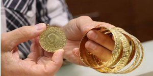 25 Ekim 2025 Cumartesi Bugün Cumhuriyet altını, yarım altın, çeyrek altın ve gram altın fiyatları bugün ne kadar, alış satış kaç TL?