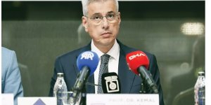 Sağlık Bakanı Memişoğlu: Böcek ailesinin tedavisinde sorun saptanmadı, soruşturma sürüyor