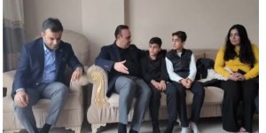 Altın dolu çantayı sahibine ulaştırmışlardı! Türkiye'nin takdirini kazanan çocuklara Bakan Kacır'dan sürpriz