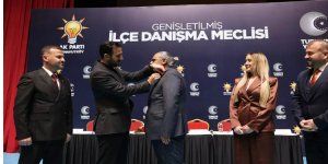 CHP'den istifa edip AK Parti'ye geçtiler! 150 parti üyesine rozet takıldı