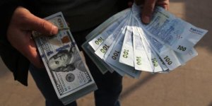 İran'da dolar, ulusal para birimi karşısında tarihi zirveye çıktı