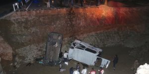 Bayburt'ta iki araç menfez çukuruna düştü: 8 ölü, 4 yaralı