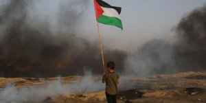 Gazze sınırındaki gösterilerde yaralanan bir Filistinli daha şehit oldu