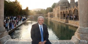Başbakan Yıldırım Şanlıurfa'da Balıklıgöl'ü gezdi