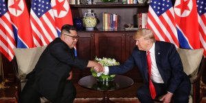 Trump - Kim zirvesi ABD basınında!38 dakika baş başa