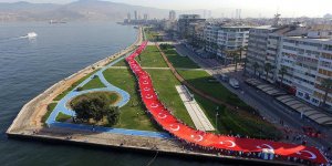 İzmir'de Zafer Yürüyüşü