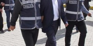 Manisa'daki FETÖ operasyonu: Eski emniyet müdürü, hücre evinden kaçarken yakalandı