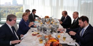 Erdoğan ve Merkel çalışma kahvaltısında görüştü