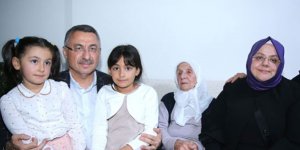 Cumhurbaşkanı Yardımcısı Oktay'dan şehit ailesine ziyaret