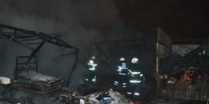 Aksaray’da plastik geri dönüşüm deposunda yangın çıktı!