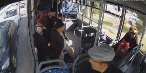 Otobüs şoförü rahatsızlanan yolcuyu hastane aciline götürdü