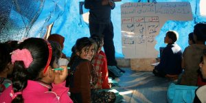 İdlip'te 200 bin çocuk çadırlarda eğitim görüyor