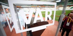 Türk hakemler, İtalya-ABD maçında VAR sistemini uyguladı