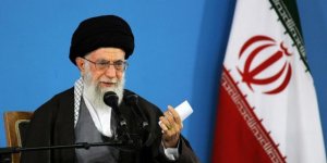 İran'ın dini lideri Ali Hamaney "Herkes dikkatli olsun. ABD 2019 yılı için bir plan hazırlamış olabilir"!