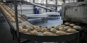 Bir yılda 270 milyon ekmek Suriye yolunda