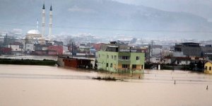 Manisa'da yağış nedeniyle 180 kişi evlerinden tahliye edildi
