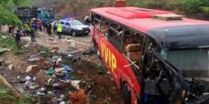 Gana’da iki otobüs kafa kafaya çarpıştı: 60 ölü