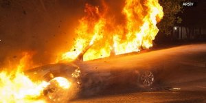 Başkent'te seyir halindeki araç alev alev yandı!