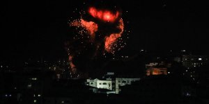 İsrail uçakları Heniyye'nin Gazze'deki ofisini bombaladı