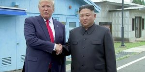 Trump - Kim "silahsızlandırılmış bölgede" bir araya geldi!