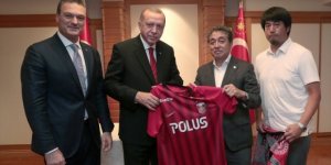 Erdoğan'dan Alpay Özalan'ın futbol oynadığı kulübe ziyaret