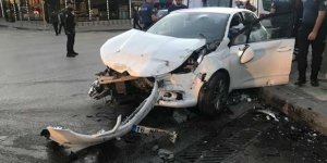 Ankara'nın Yenimahalle ilçesinde  trafik kazası