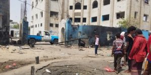 Yemen'de askeri karargaha saldırı: 17 ölü