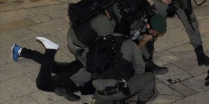 Batı Şeria'da İsrail güçleri 23 Filistinliyi gözaltına aldı