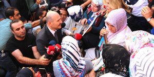 Bakan Soylu'dan Diyarbakır annelerine ziyaret
