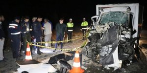 Kamyonet kamyona çarptı: Sürücü hayatını kaybetti