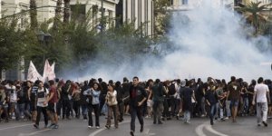 Yunanistan'da öğrencilerden protesto!