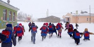 Refahiye’de taşımalı eğitime kar tatili