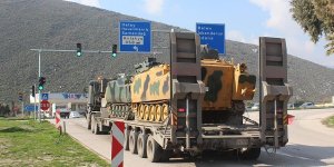 Suriye sınırına zırhlı araç sevkiyatı yapıldı