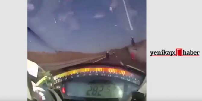300 km hızla giden motorcuların dehşet dolu kaza anı