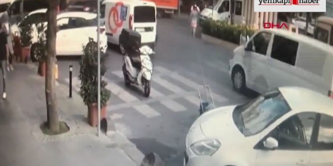 İstanbul Bağcılar'da minibüs genç kıza böyle çarptı