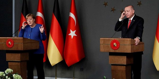 Başkan Erdoğan-Merkel basın toplantısına damga vuran an!
